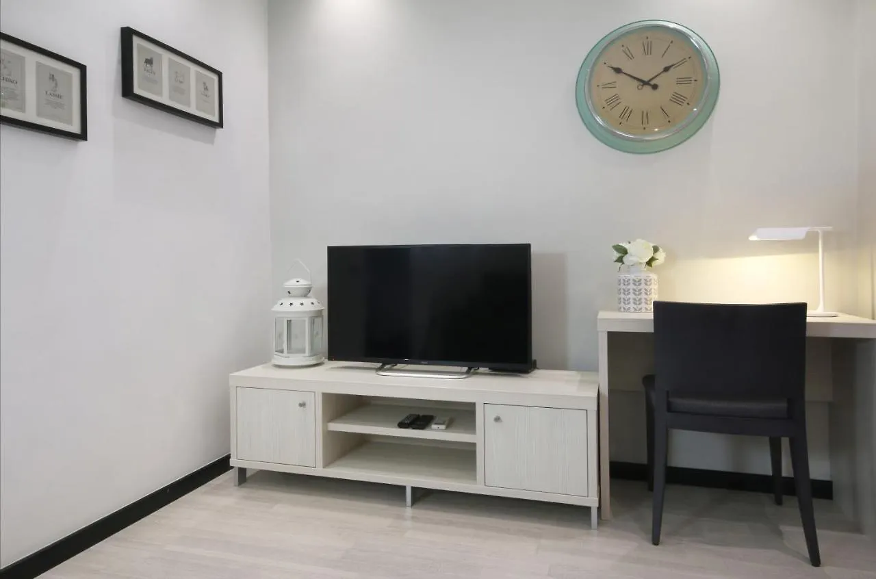 Suite Place Barcelona Corsega 0*,